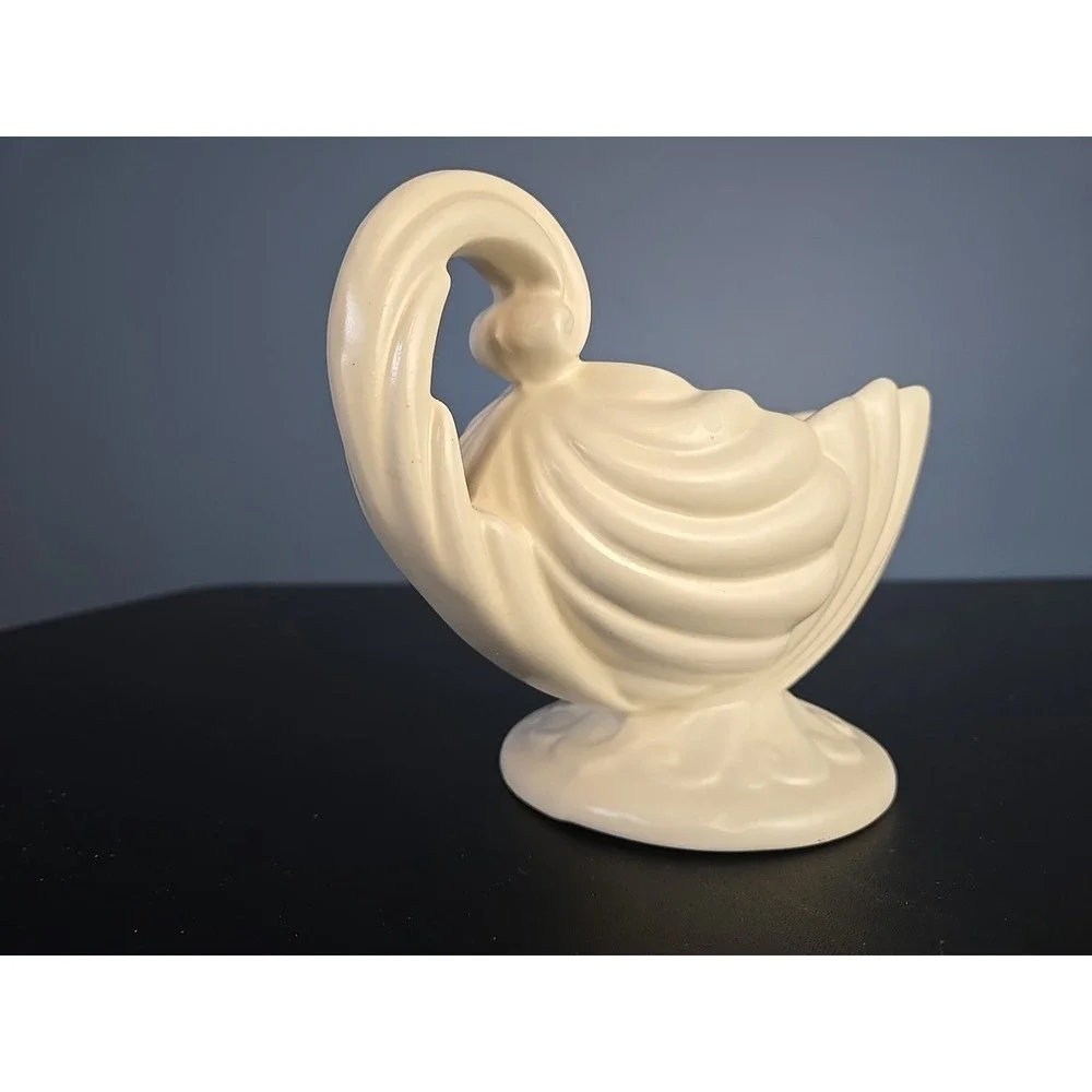 Vintage Royal Haeger Ivory White Ceramic Cornucopia Footed Planter Vase 8 x 6 in